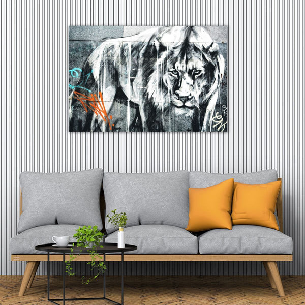 Lion Black/White, Graffiti