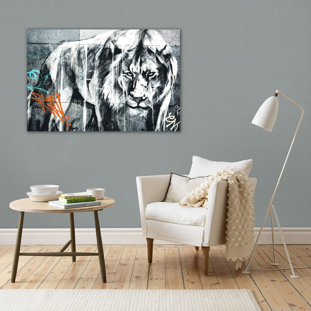 Lion Black/White, Graffiti