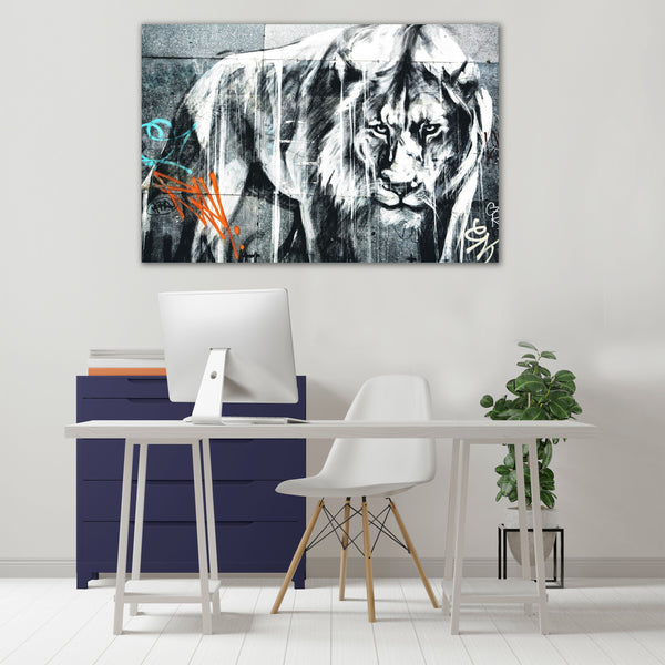 Lion Black/White, Graffiti