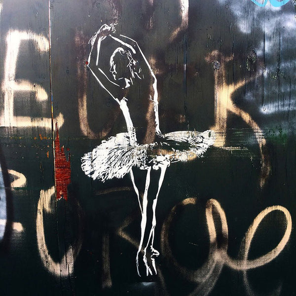 Ballerina (Paris), Graffiti