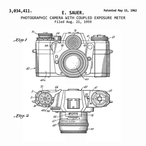 PHOTOGRAPHIC CAMERA WITH COUPLED EXPLOSURE METER (1962, E. SAUER) Patent Print